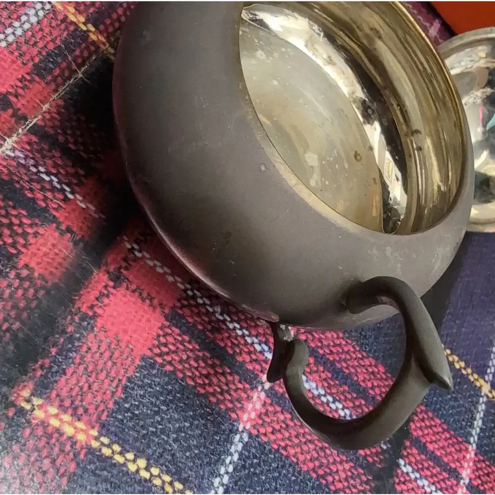 silver-plated crumb catcher mid-20th-century Vintage With Lid